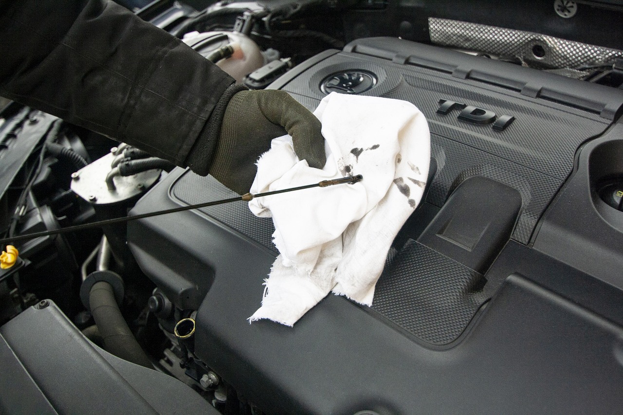 oil, changing the oil, maintenance, mechanic, engine, services, car, vehicle, car wallpapers, work, repairs, repair